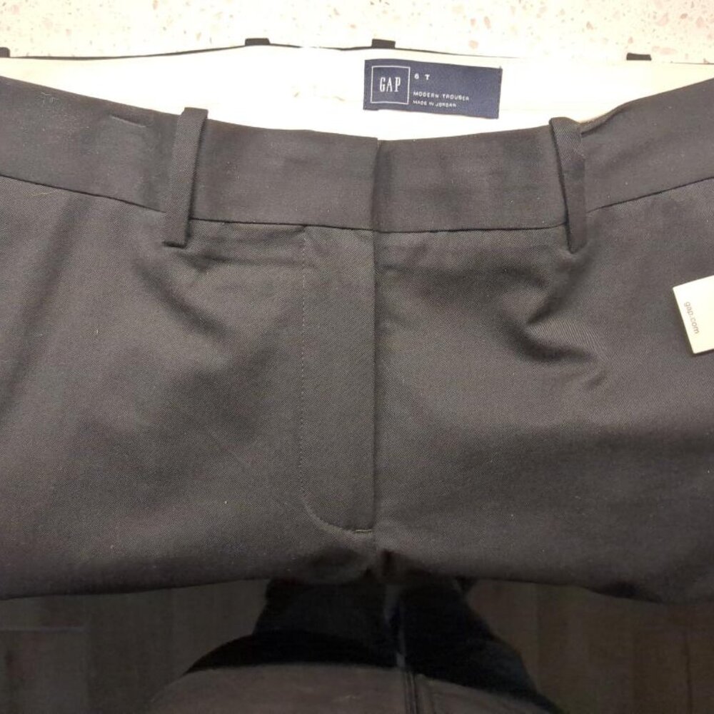 new black Gap slacks size 6T 4 pockets